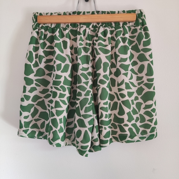 Dynamite Green Giraffe Print 2 Piece Set - Picture 8 of 8